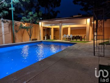 Casa de Campestre en venta, con terraza y alberca con detalles típico estilo mexicano, Comala, Col.