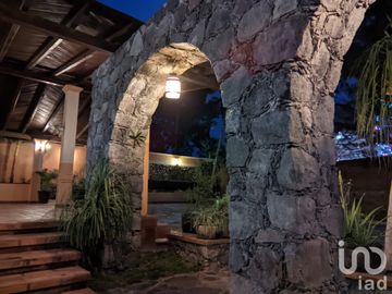 Casa de Campestre en venta, con terraza y alberca con detalles típico estilo mexicano, Comala, Col.