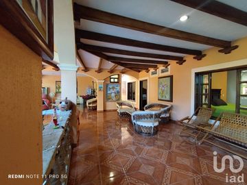 Casa de Campestre en venta, con terraza y alberca con detalles típico estilo mexicano, Comala, Col.