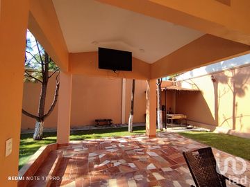 Casa de Campestre en venta, con terraza y alberca con detalles típico estilo mexicano, Comala, Col.