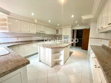 Venta Departamento Puerta de Hierro, Club de Golf Valle Escondido, Atizapán