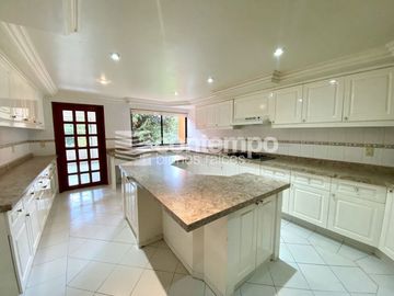 Venta Departamento Puerta de Hierro, Club de Golf Valle Escondido, Atizapán