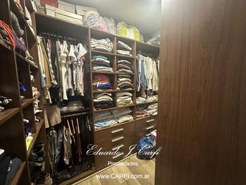 VENTA DE CASA 4 AMBIENTES - EN BARRIO  LOS OLIVOS