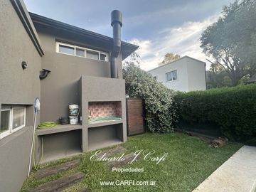 VENTA DE CASA 4 AMBIENTES - EN BARRIO  LOS OLIVOS