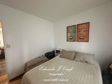 VENTA DE CASA 4 AMBIENTES - EN BARRIO  LOS OLIVOS