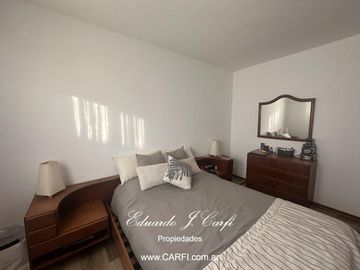 VENTA DE CASA 4 AMBIENTES - EN BARRIO  LOS OLIVOS