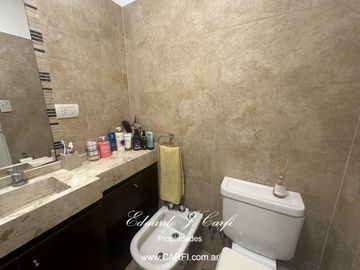 VENTA DE CASA 4 AMBIENTES - EN BARRIO  LOS OLIVOS