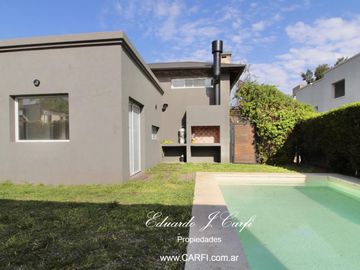 VENTA DE CASA 4 AMBIENTES - EN BARRIO  LOS OLIVOS