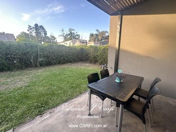 VENTA DE CASA 4 AMBIENTES - EN BARRIO  LOS OLIVOS