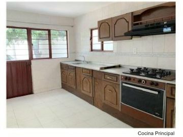 Casa en Venta cerca del Aeropuerto de la CDMX (Alcaldía Venustiano Carranza)