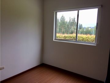 VENDO ESPECTACULAR CASA CONDOMINIO RENANIA