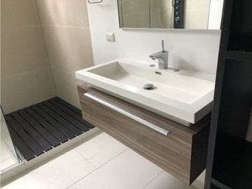 VENDO ESPECTACULAR CASA CONDOMINIO RENANIA