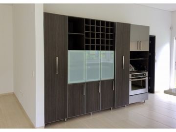 VENDO ESPECTACULAR CASA CONDOMINIO RENANIA