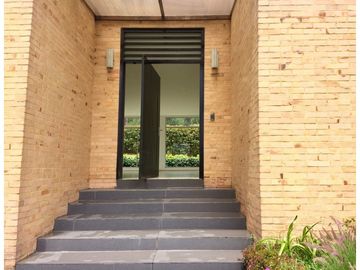 VENDO ESPECTACULAR CASA CONDOMINIO RENANIA
