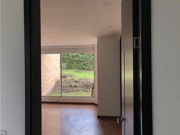 VENDO ESPECTACULAR CASA CONDOMINIO RENANIA