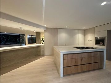 Venta de apartamento en el Poblado