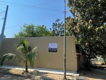 Barrio III, Casa en esquina, amplio terreno, oportunidad de ampliación.