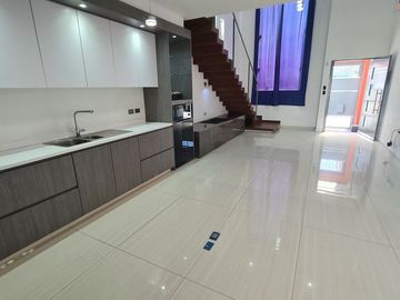 CASA RESIDENCIAL EN VENTA, AMPLIO TERRENO. CARMEN, CAMPECHE