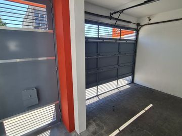 CASA RESIDENCIAL EN VENTA, AMPLIO TERRENO. CARMEN, CAMPECHE