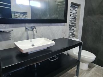CASA RESIDENCIAL EN VENTA, AMPLIO TERRENO. CARMEN, CAMPECHE
