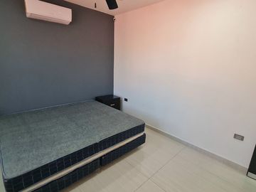CASA RESIDENCIAL EN VENTA, AMPLIO TERRENO. CARMEN, CAMPECHE