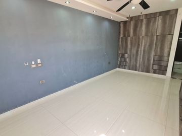 CASA RESIDENCIAL EN VENTA, AMPLIO TERRENO. CARMEN, CAMPECHE