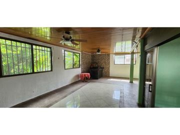 VENTA DE CASA EN SANTA CLARA