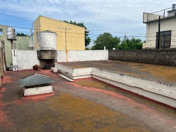 Casa PH en venta en Wilde Oeste