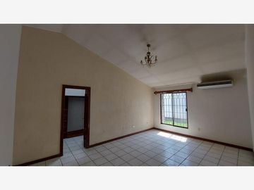 Casa en venta en Valle San Agustin, Saltillo, Coahuila de Zaragoza