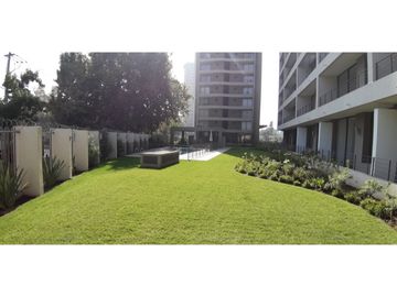 Oportunidad 2 dorm, 2 cuadras metro, sector muy tranquilo.