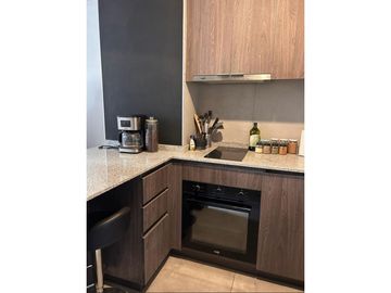 Departamento con diseño industrial, cómodo y cercano a la nueva línea 8 del Metro