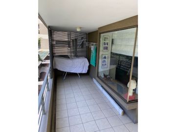 Amplio departamento con jardín privado en Vitacura