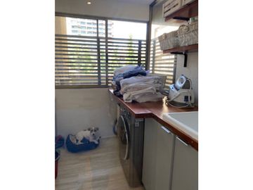 Amplio departamento con jardín privado en Vitacura