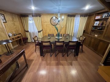 Casa de 3 Pisos 5D/2B Los Héroes Maipú