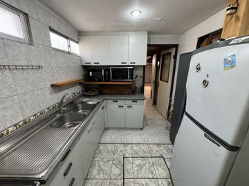 Casa de 3 Pisos 5D/2B Los Héroes Maipú