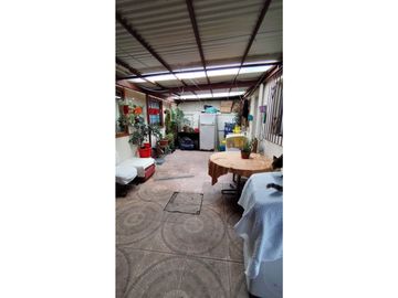 Oportunidad / Metro El Parrón/ 4d+1b+5e/ 1 Casa + Depto