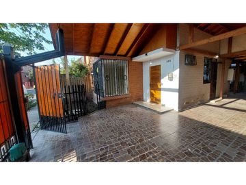 CASA REMODELADA EN SANTO TOMÁS (4D-4B) - QUILICURA