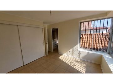 CASA REMODELADA EN SANTO TOMÁS (4D-4B) - QUILICURA