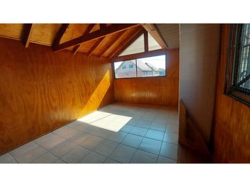 CASA REMODELADA EN SANTO TOMÁS (4D-4B) - QUILICURA