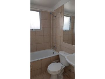 CASA REMODELADA EN SANTO TOMÁS (4D-4B) - QUILICURA