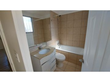 CASA REMODELADA EN SANTO TOMÁS (4D-4B) - QUILICURA