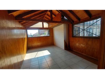 CASA REMODELADA EN SANTO TOMÁS (4D-4B) - QUILICURA