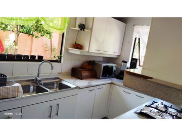 Linda, amplia y acogedora casa en Condominio El Hualle / Rojas Magallanes, La Florida