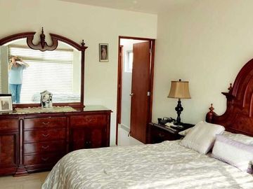 Casa en Venta en Puerta Real, Estacionamiento para 4 Autos, 3 Recámaras.