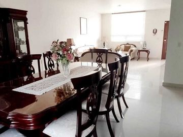 Casa en Venta en Puerta Real, Estacionamiento para 4 Autos, 3 Recámaras.