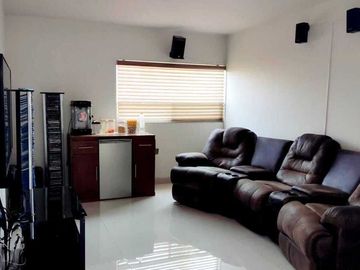 Casa en Venta en Puerta Real, Estacionamiento para 4 Autos, 3 Recámaras.