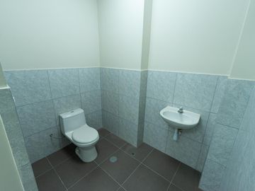 EDIFICIO COMERCIAL DE 6 PISOS EN VENTA