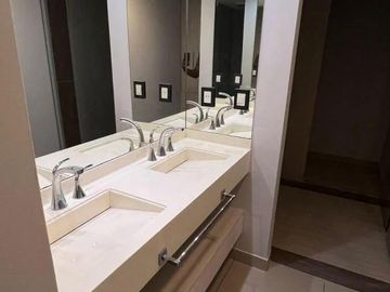 Casa en venta - 4 Dormitorios 2 Baños 2 Cocheras - Neuquén