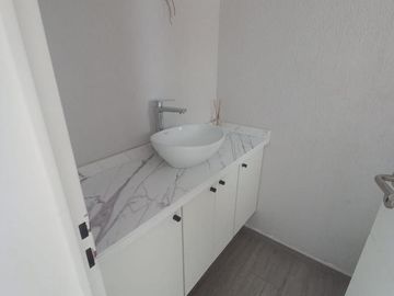 CASA A ESTRENAR EN BARRIO SAN PABLO, PILAR! EXCELENTE CALIDAD DE CONSTRUCCION!