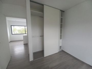 CASA A ESTRENAR EN BARRIO SAN PABLO, PILAR! EXCELENTE CALIDAD DE CONSTRUCCION!